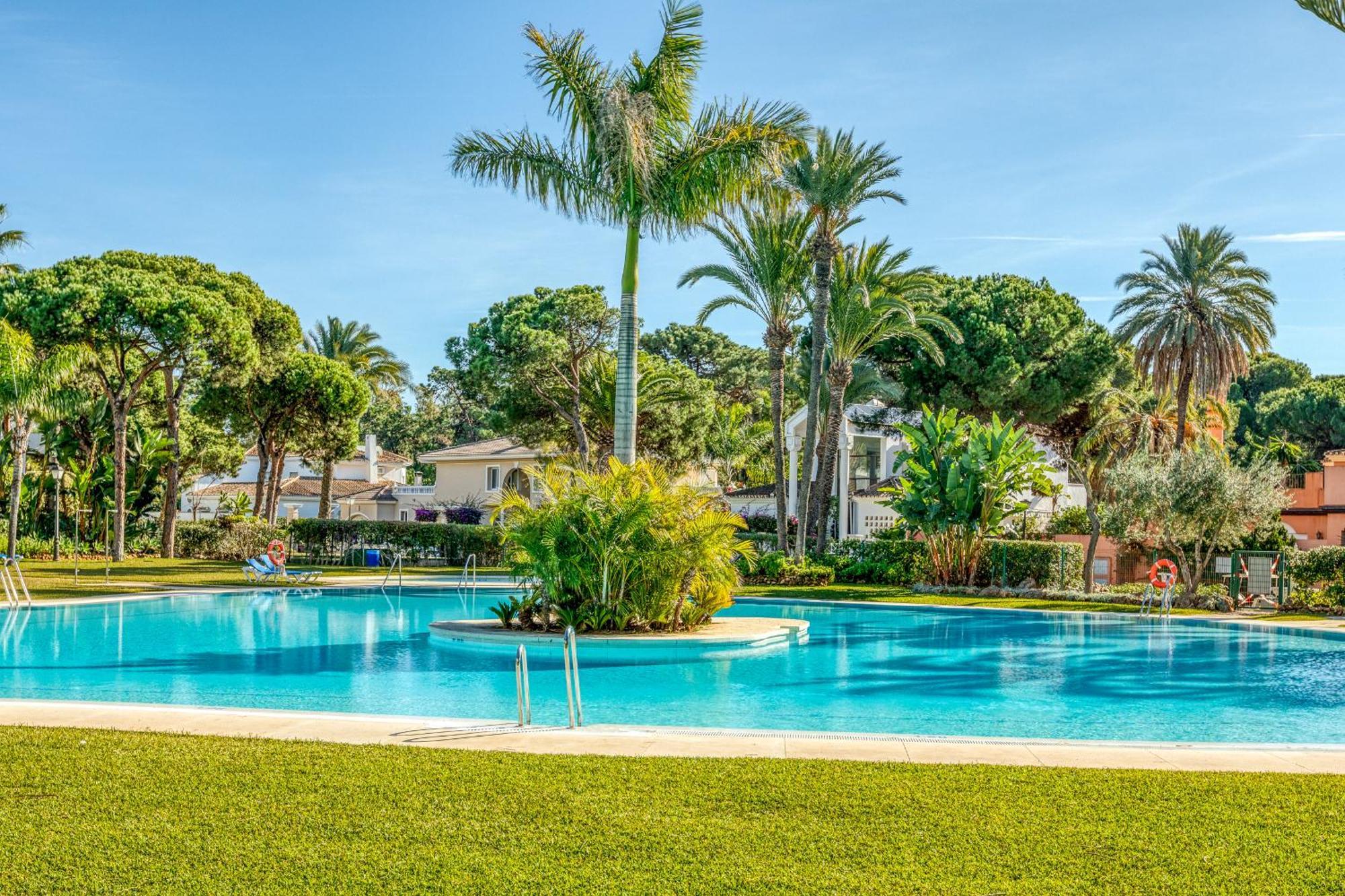Apartamento Life El Presidente Penthouse Pool View Estepona Exterior foto